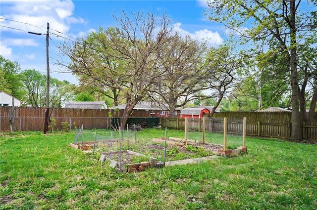 410 S Jefferson Street, Spring Hill, KS 66083
