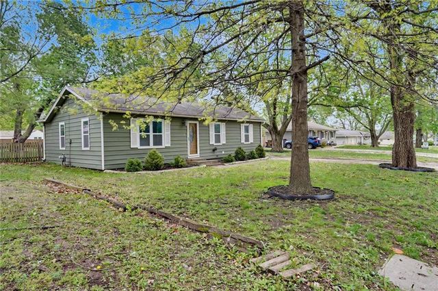 410 S Jefferson Street, Spring Hill, KS 66083