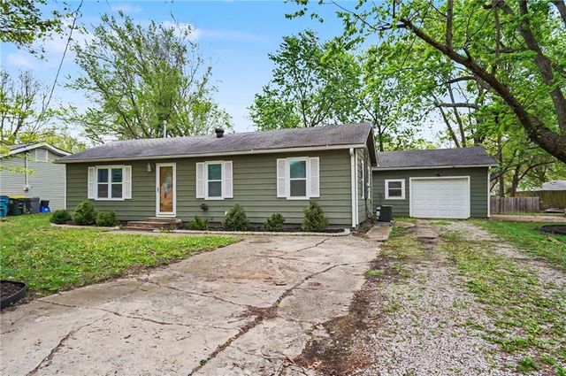 410 S Jefferson Street, Spring Hill, KS 66083