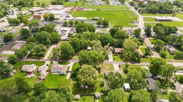 410 S Jefferson Street, Spring Hill, KS 66083