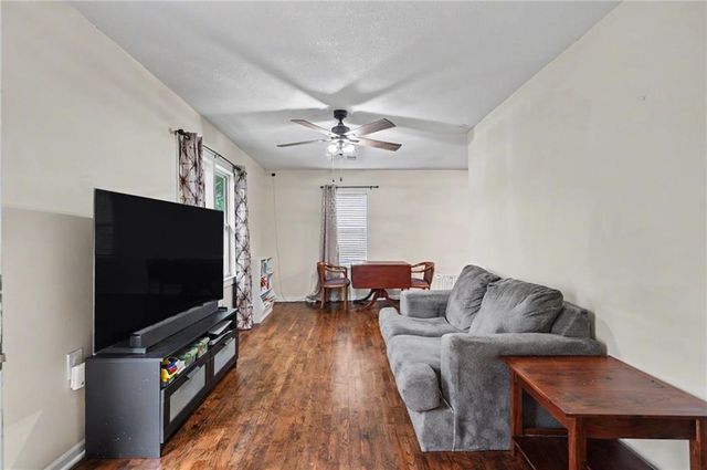 410 S Jefferson Street, Spring Hill, KS 66083