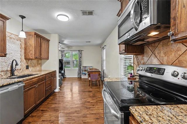 410 S Jefferson Street, Spring Hill, KS 66083