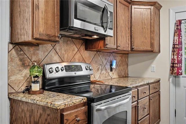410 S Jefferson Street, Spring Hill, KS 66083