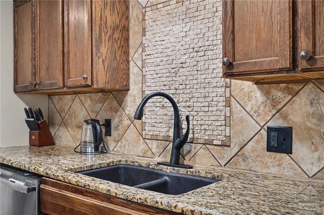 410 S Jefferson Street, Spring Hill, KS 66083