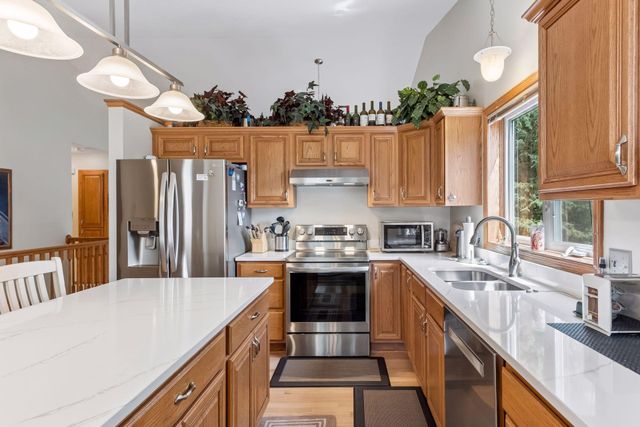 10327 165th Street W, Lakeville, MN 55044