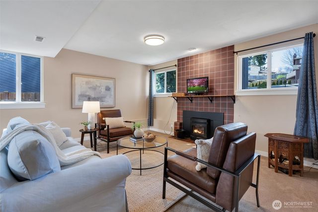 3619 Nassau Avenue NE, Tacoma, WA 98422