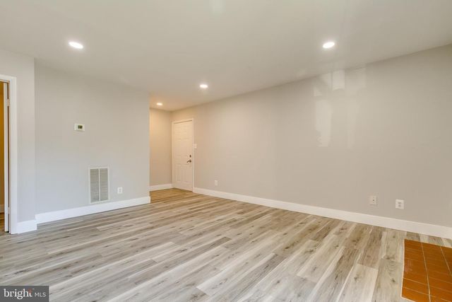 1700-A ASCOT WAY, Reston, VA 20190