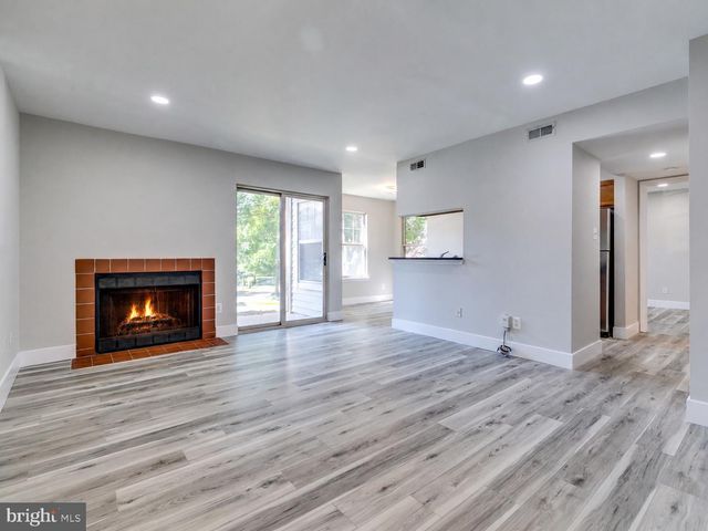 1700-A ASCOT WAY, Reston, VA 20190
