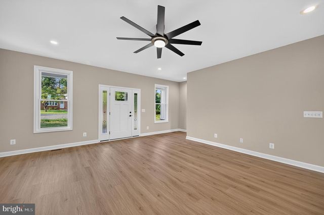 1026 NORTHVIEW AVE, Front Royal, VA 22630