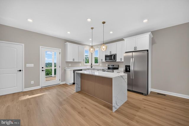 1026 NORTHVIEW AVE, Front Royal, VA 22630