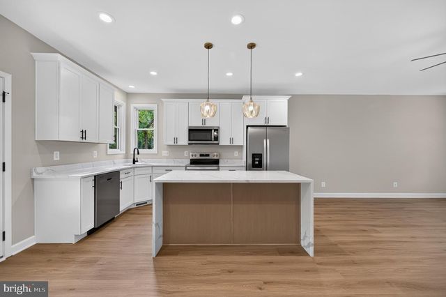 1026 NORTHVIEW AVE, Front Royal, VA 22630