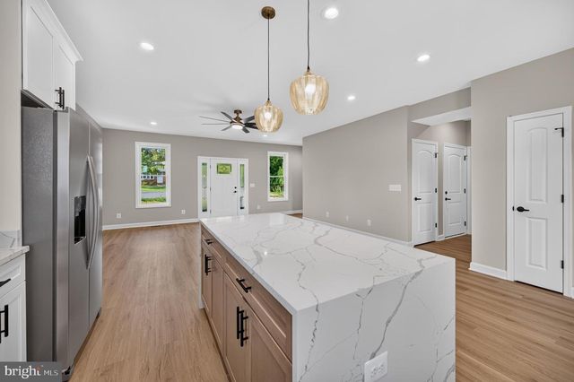 1026 NORTHVIEW AVE, Front Royal, VA 22630