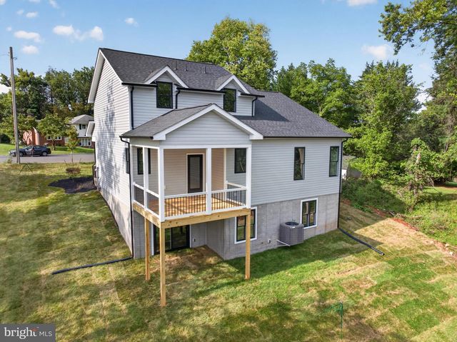 1026 NORTHVIEW AVE, Front Royal, VA 22630