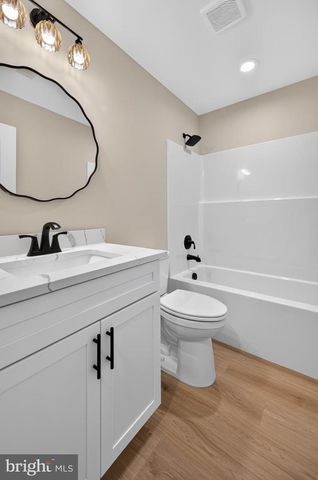 1026 NORTHVIEW AVE, Front Royal, VA 22630