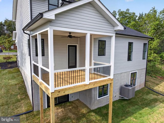 1026 NORTHVIEW AVE, Front Royal, VA 22630