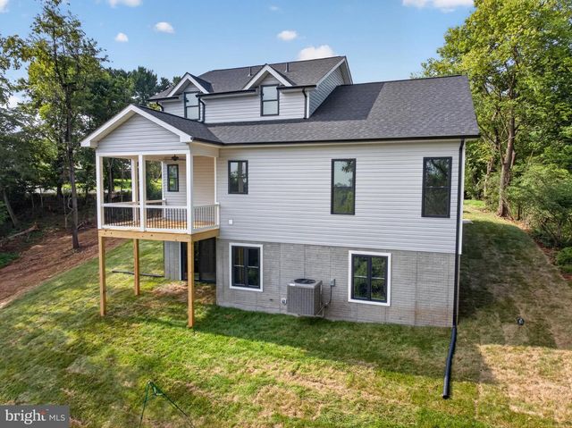 1026 NORTHVIEW AVE, Front Royal, VA 22630