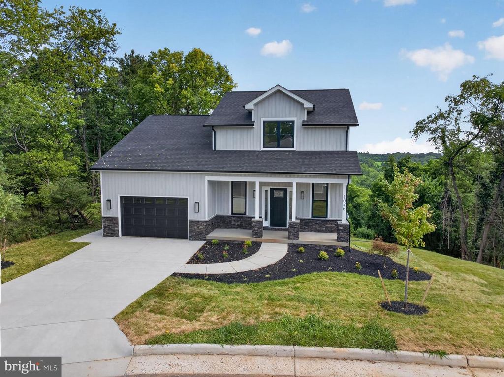 1026 NORTHVIEW AVE, Front Royal, VA 22630