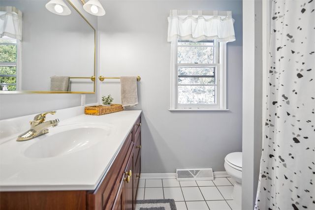 7123 Garrison Road, Windsor Heights, IA 50324