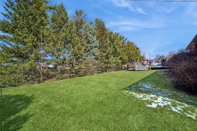 7123 Garrison Road, Windsor Heights, IA 50324