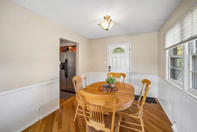 7123 Garrison Road, Windsor Heights, IA 50324