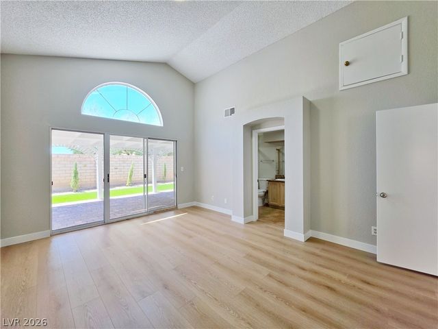 9957 Biscayne Lane, Las Vegas, NV 89117