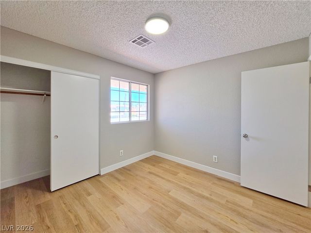 9957 Biscayne Lane, Las Vegas, NV 89117