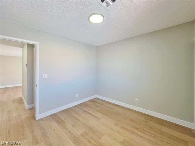 9957 Biscayne Lane, Las Vegas, NV 89117