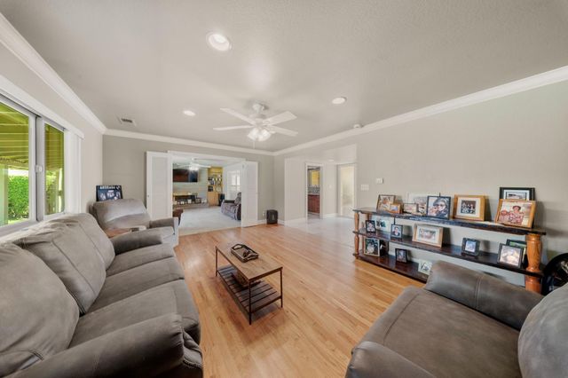 1417 Glen Aulen Dr, Modesto, CA 95350