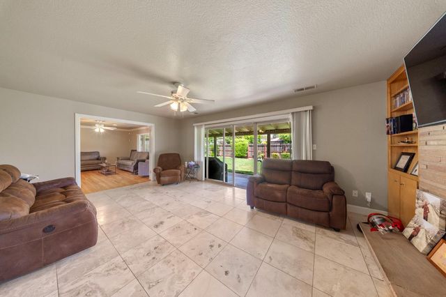 1417 Glen Aulen Dr, Modesto, CA 95350