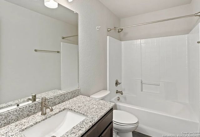 307 Creekside, New Braunfels, TX 78130