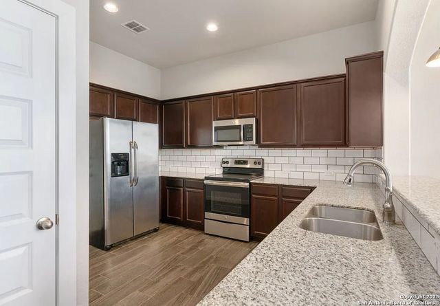 307 Creekside, New Braunfels, TX 78130