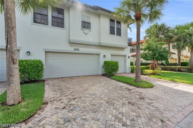 1391 Santiago CIR 902, Naples, FL 34113