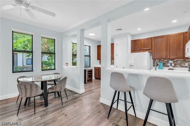 1391 Santiago CIR 902, Naples, FL 34113