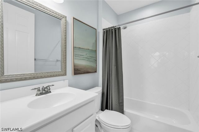 1391 Santiago CIR 902, Naples, FL 34113
