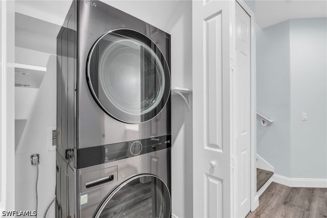 1391 Santiago CIR 902, Naples, FL 34113