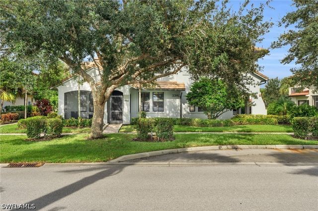 1391 Santiago CIR 902, Naples, FL 34113
