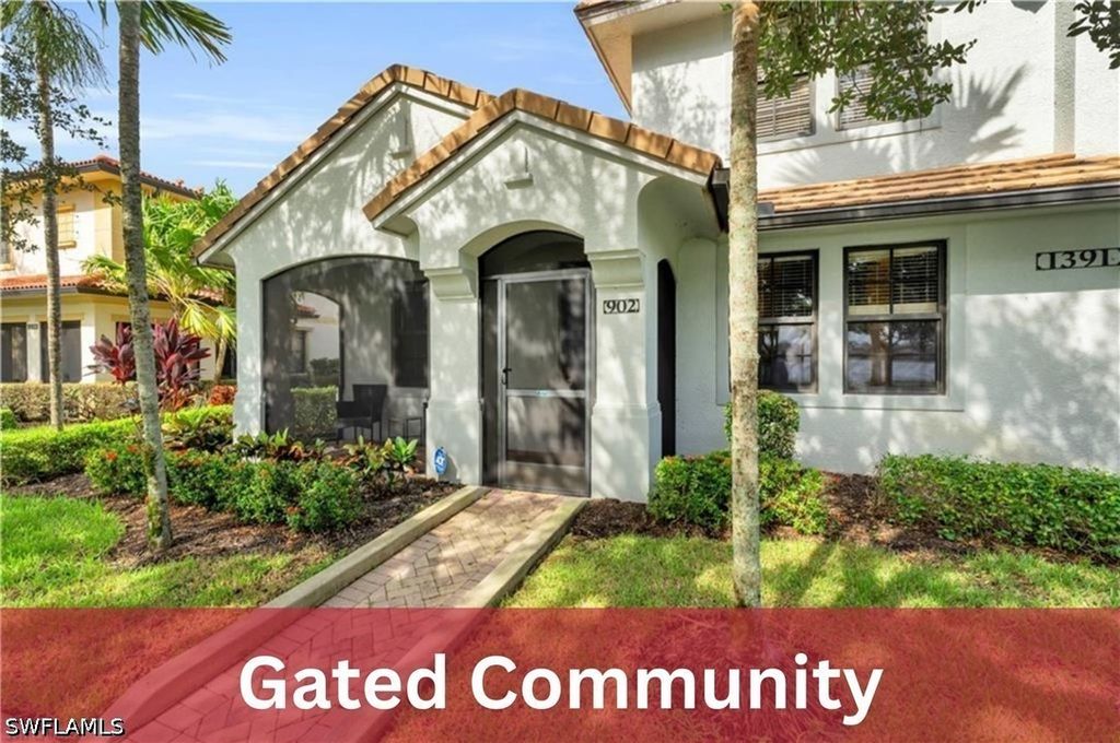 1391 Santiago CIR 902, Naples, FL 34113