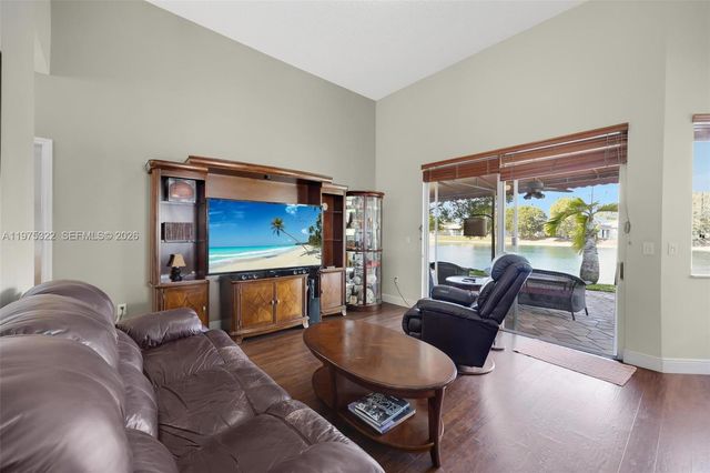 2002 SE 17th Ave, Homestead, FL 33035