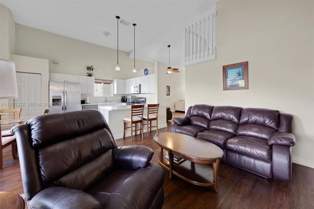 2002 SE 17th Ave, Homestead, FL 33035