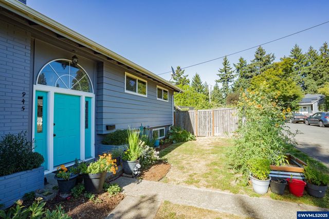 945 Gerleon St SE, Salem, OR 97302