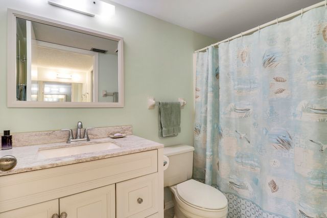 6980 SE Constitution Boulevard 105, Hobe Sound, FL 33455