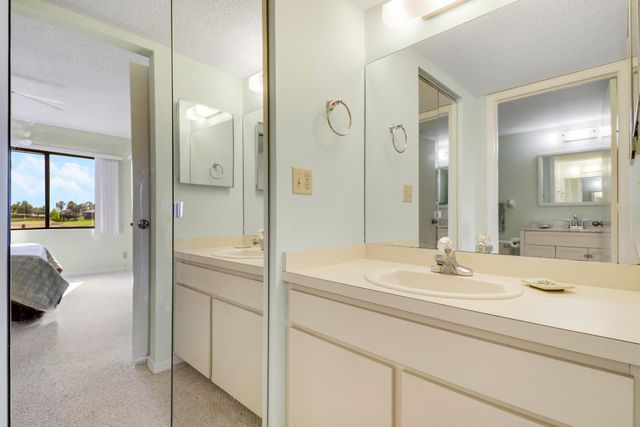 6980 SE Constitution Boulevard 105, Hobe Sound, FL 33455