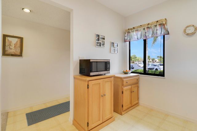 6980 SE Constitution Boulevard 105, Hobe Sound, FL 33455