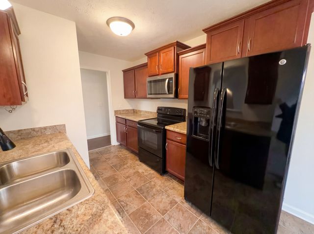 353 Chestnut Grove Ct, Clarksville, TN 37042