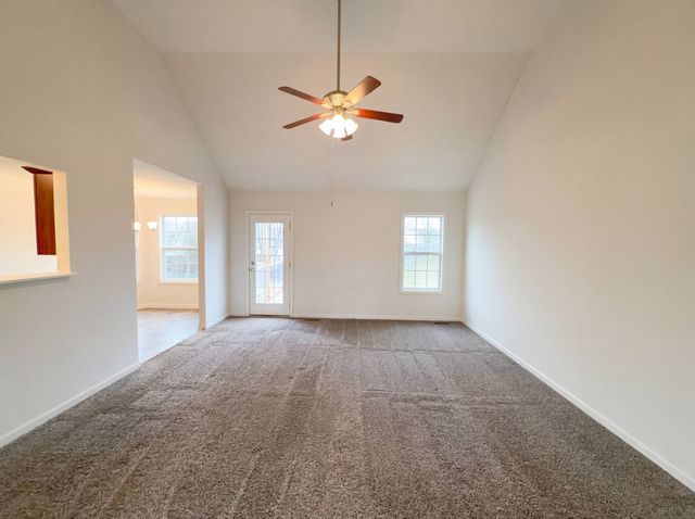 353 Chestnut Grove Ct, Clarksville, TN 37042