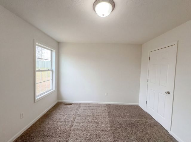 353 Chestnut Grove Ct, Clarksville, TN 37042