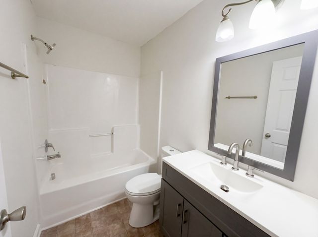 353 Chestnut Grove Ct, Clarksville, TN 37042