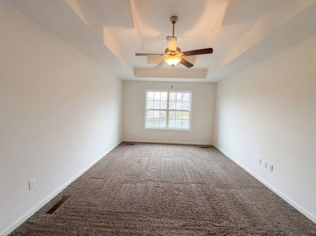 353 Chestnut Grove Ct, Clarksville, TN 37042