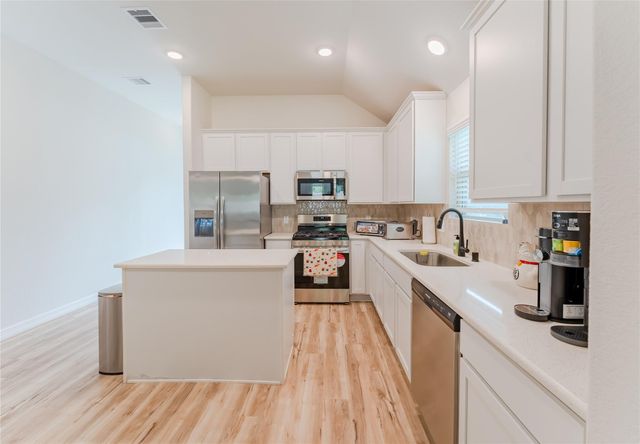 8439 Red Shiner Way, Fulshear, TX 77441