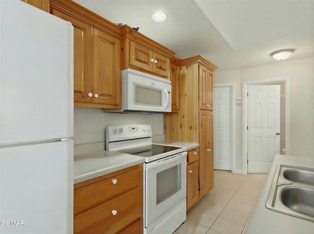 1842 Country Meadows Drive, Sevierville, TN 37862